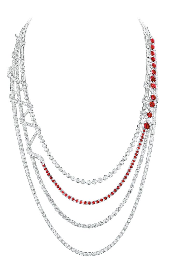 CHAUMET的Torsade de Chaumet系列可转换式红宝石镶钻项炼，约4300万元。（CHAUMET提供）