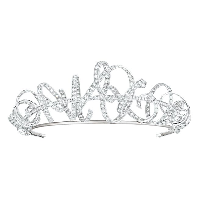 CHAUMET的Torsade de Chaumet系列白金镶钻冠冕，约2500万元。（CHAUMET提供）