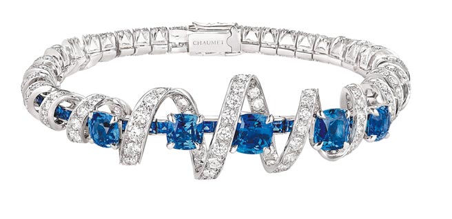 CHAUMET的Torsade de Chaumet系列白金镶蓝宝石手炼，约1200万元。（CHAUMET提供）