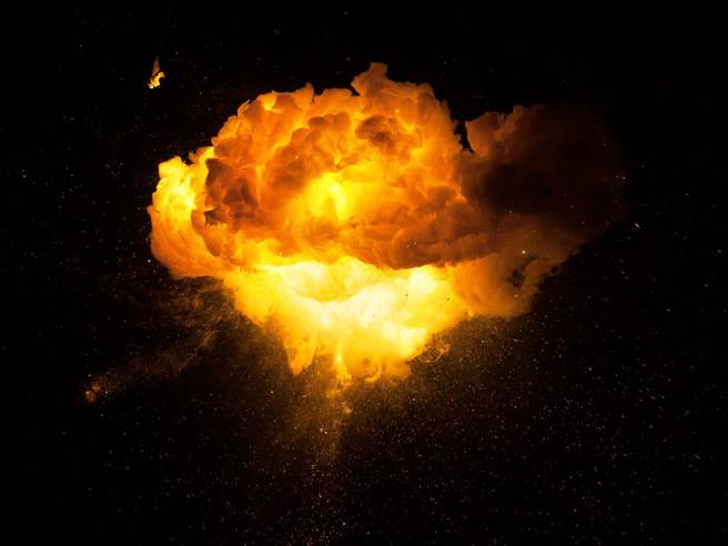 中国人车辆在巴基斯坦遭自杀炸弹攻击。（图为爆炸示意图，达志影像／shutterstock提供）