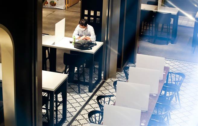 劳工1万元纾困金扩大发放，下周一开放申请。（陈俊吉摄）