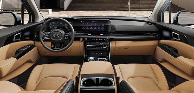 All-new Carnival搭载同级唯一的Panoramic环景座舱，与BOSE环绕音响，以最贴心的舒适款待每位乘客。（台湾森那美起亚提供）