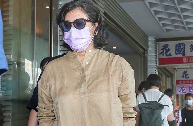 苏明明今前往李行追思灵堂致意。（图／罗永铭摄）