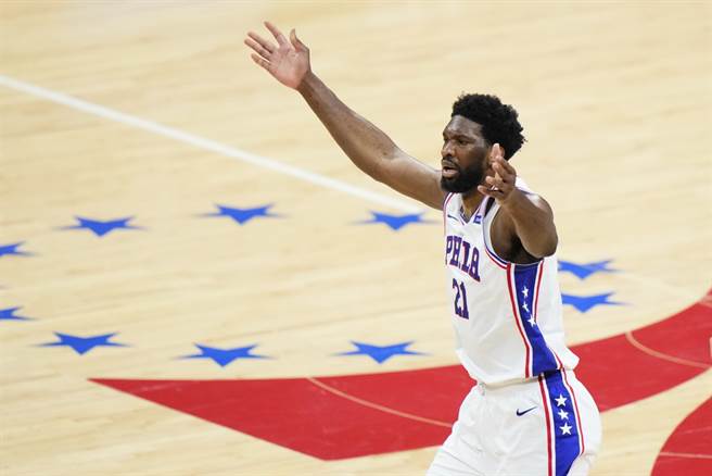 恩比德恐怕相当不满这次七六人大幅裁员的做法。(美联社资料照)