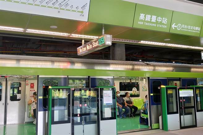 台中捷運綠線上午9時34分，全線恢復正常運轉。（陳世宗攝）