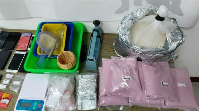 台南市警方破获以蔡姓男子为首的贩毒集团，当场起出大批毒品。（读者提供／洪荣志台南传真）