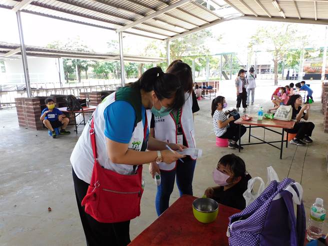北高雄家扶中心于8月20、21在旗山举办2天活动「夏一跳」山城体验夏令营活动。（北高雄家扶中心提供／林瑞益高雄传真）