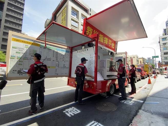 高市导入智慧救灾系统，今天在博田医院实兵演习。（柯宗纬翻摄）