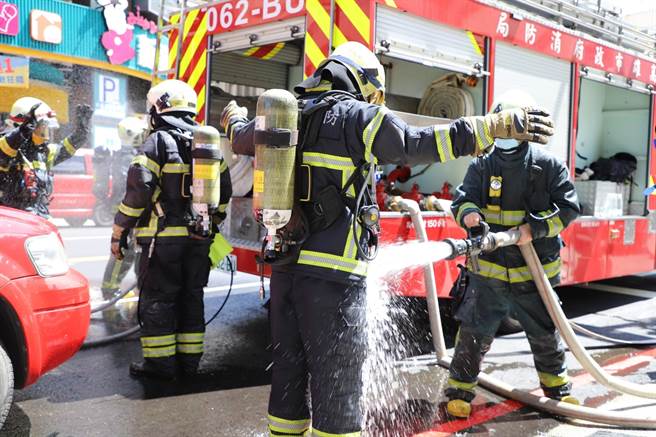 高市导入智慧救灾系统，今天在博田医院实兵演习。（柯宗纬翻摄）