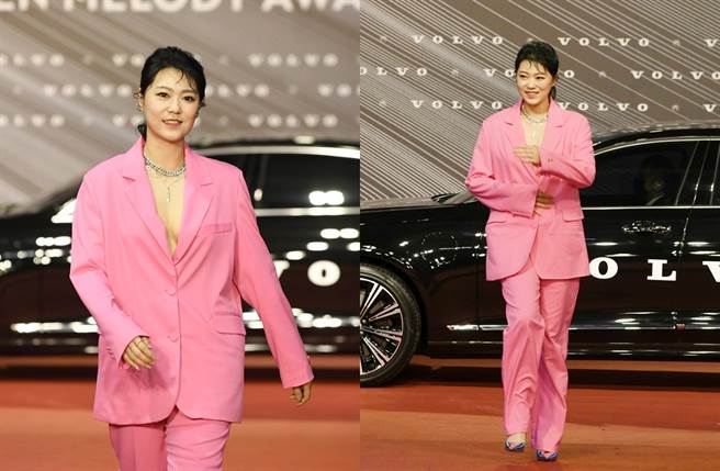 曹雅雯稍早登上金曲32星光大道。（图／台视提供）