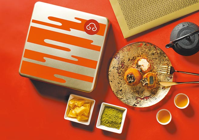 珍珠坊的「喜柿」月饼礼盒限量700盒，每盒9入1888元，包含金桔土凤梨豆沙5入及绿豆抹茶麻糬4入；外盒用的是顶级日本漆器盒。（台北福华大饭店提供）