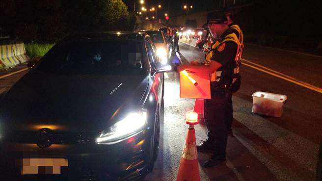 改装车噪音深夜扰民桃园大园警取缔一夜19件。(警方提供／吕筱蝉桃园传真)