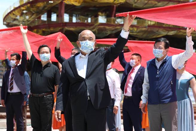 高雄帝冠车站改为高雄愿景馆，行政院长苏贞昌22日南下参加启动仪式。 （高雄市政府提供／石秀华高雄传真）