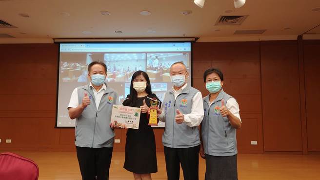 三义建中国小获得教育部阅读磐石奖。（苗栗县政府提供／谢明俊苗栗传真）