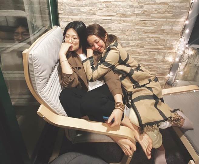 曹雅雯、赖慧如私下是超级姊妹淘。（民视提供）