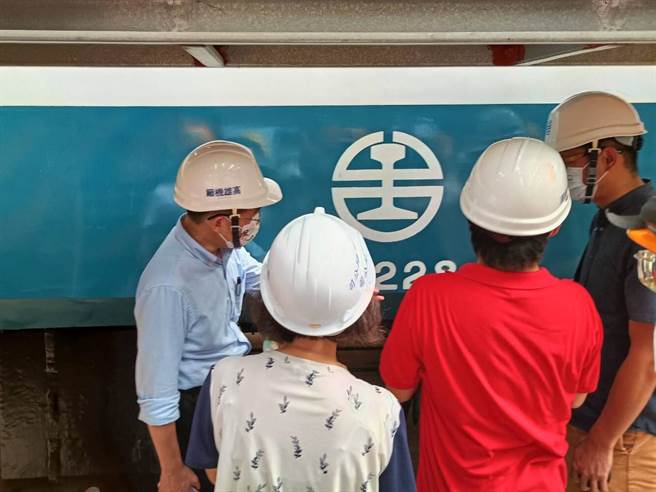「蓝皮解忧车」今年3月起开始整修，预计10月以观光列车的形式上线营运，而台铁22日也曝光整修进度。（台铁提供／谢佳潾屏东传真）
