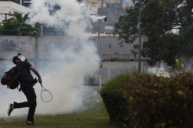 泰国民眾已连续8天上街抗议。（图／美联社）