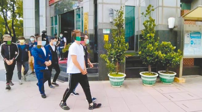 警方將顧嫌等7人逮捕到案，依組織、傷害、妨害自由及恐嚇取財等罪嫌移送法辦。(翻攝照片／林郁平台北傳真）