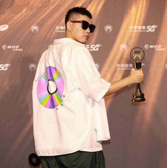 蛋堡前晚勇夺金曲歌王。（翻摄蛋堡IG）