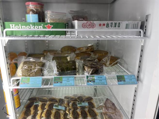 彰化县警方总计查出近10公斤的生猪肉、火腿及猪头皮等走私越南肉品，等待送验结果厘清是否有非洲猪瘟病毒。（警方提供／谢琼云彰化传真）