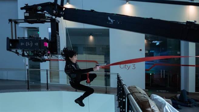 Maggie Q亲自上阵演出动作场面。（车库娱乐提供）