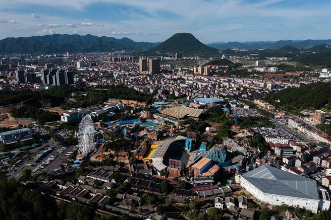 浙江标榜要以高质量发展建设成共同富裕示范区。图为浙江省东阳市横店镇。（图／新华社)