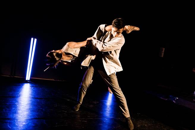 疫情年代，人在香港的编舞家黎海寧隔海和台湾团队一起完成轻歌剧《被遗忘的玛丽亚》制作。（卫武营国家艺术文化中心提供）