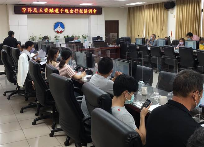 县府今天邀集县府各单位及李氏宗亲会、县体育会拟定英雄式迎接行程。（县府提供）