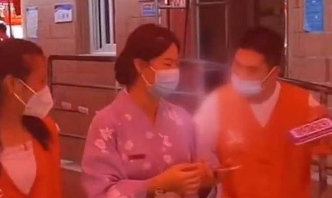 检测志工管很宽！厦门一女子穿和服欲验核酸被劝回。（观察者网）