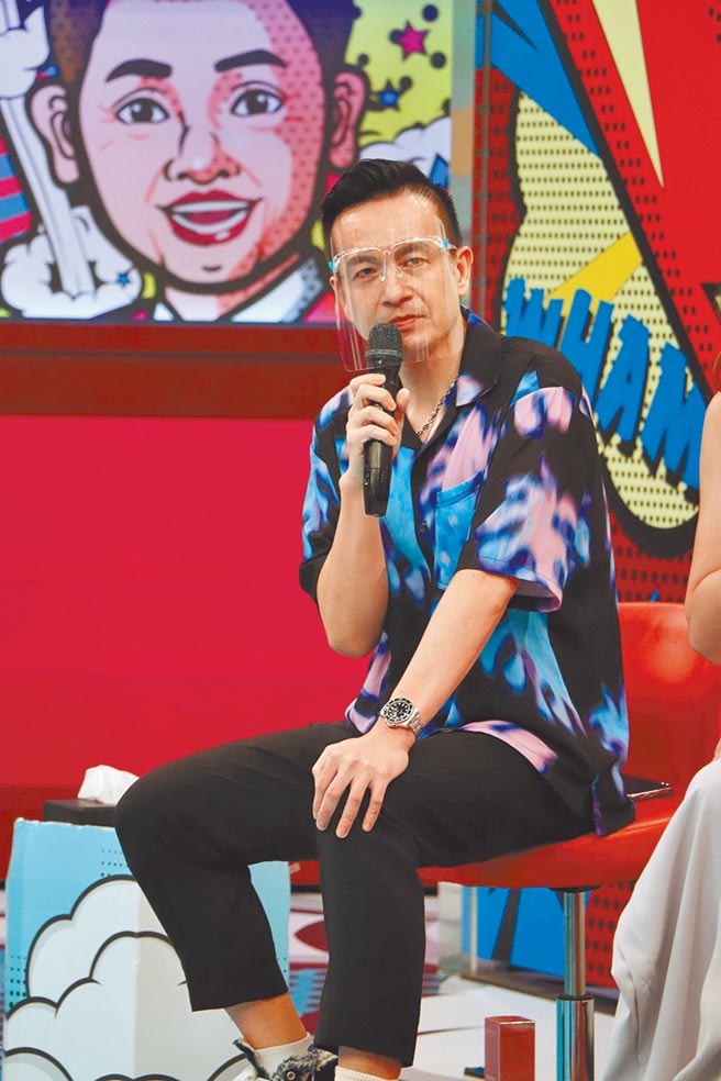 小鐘感情坎坷，有「倒數第2個男朋友」的封號。（中天綜合台提供）