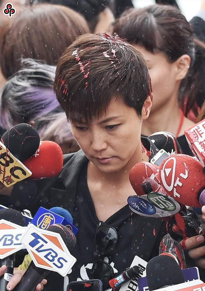 香港執法部門關注歌手何韻詩認涉「反中亂港」。圖為何韻詩2019年9月27日來台參加反送中活動遭潑漆，檢方起訴涉案11人。（本報資料照片／玉英豪攝）
