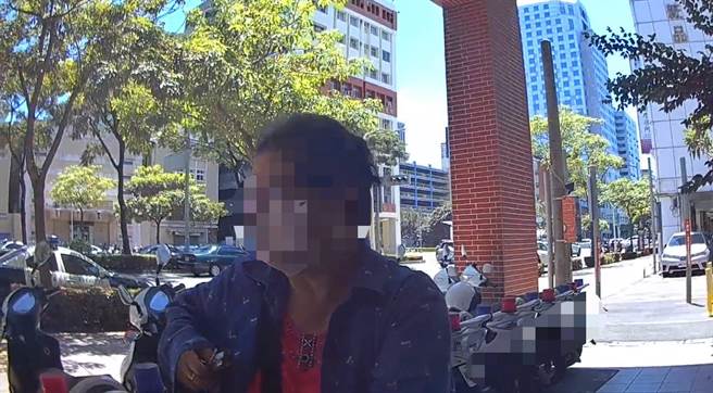 杨姓妇人接获自称高雄市议员郭建盟诈骗电话，险些匯20万，所幸出门前女儿去电议员求证，戳破诈骗泡泡。（翻摄照片／石秀华高雄传真）