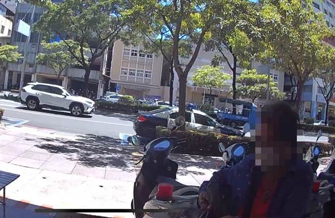 险些受骗的杨妇得知对方是诈骗集团后，前往前金分驻所派出所报案。（翻摄照片／石秀华高雄传真）