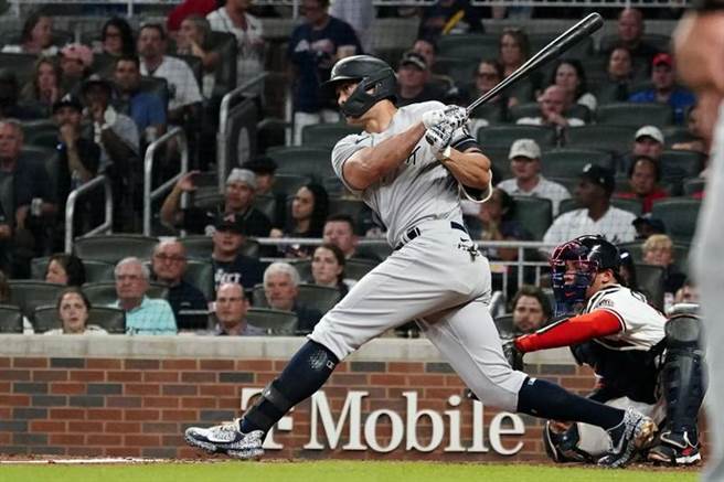 洋基「怪力男」史坦顿单场3打点击败勇士，助队写下10连胜。（美联社）