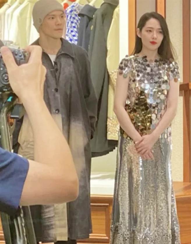 郭碧婷最近和向佐同框上节目。（图／翻摄自新浪娱乐微博）