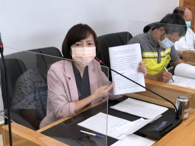 市議員陳淑華要求中捷全面總體檢究竟還有多少「未爆彈」，確保中捷行車沒有安全疑慮。(陳世宗攝)