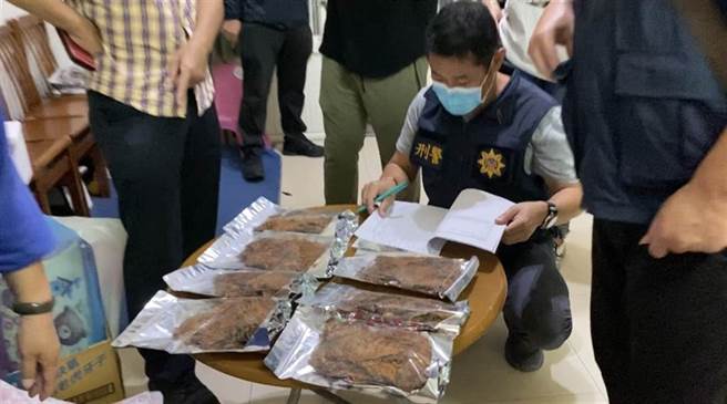 非洲猪瘟肉品走私案，台北关今废止仲贺执照。（图／警政署提供）