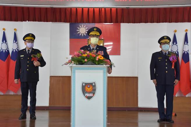 新北市金山警分局于今（24日）上午9时举办卸、新任分局长交接布达典礼。（金山警分局提供）