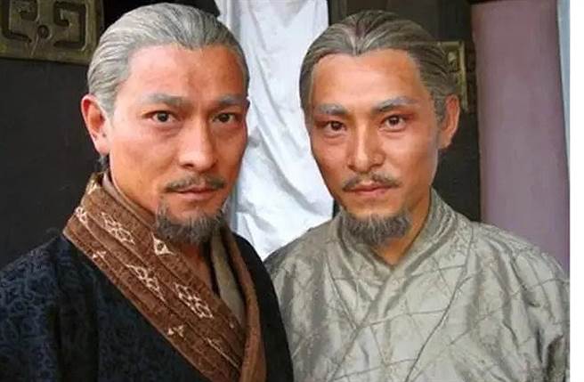 杜奕衡被恩师姜文发掘，跳脱刘德华替身身分成为独立的演员，更翻身夺得影帝。(取材自杜奕衡微博)