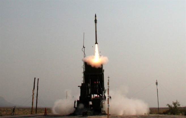 美军在以色列协助下，首度在新墨西哥州实测了铁穹防御系统。（美国国防部）