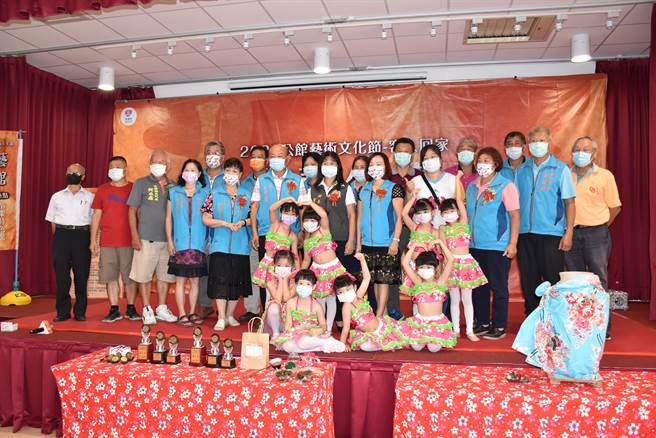 苗栗县公馆乡公所举办公馆艺术文化节将从9月4日开始登场，公馆乡长曾美露欢迎大家参加。（谢明俊摄）