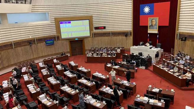 高市议会今天第四度流会。（柯宗纬摄）