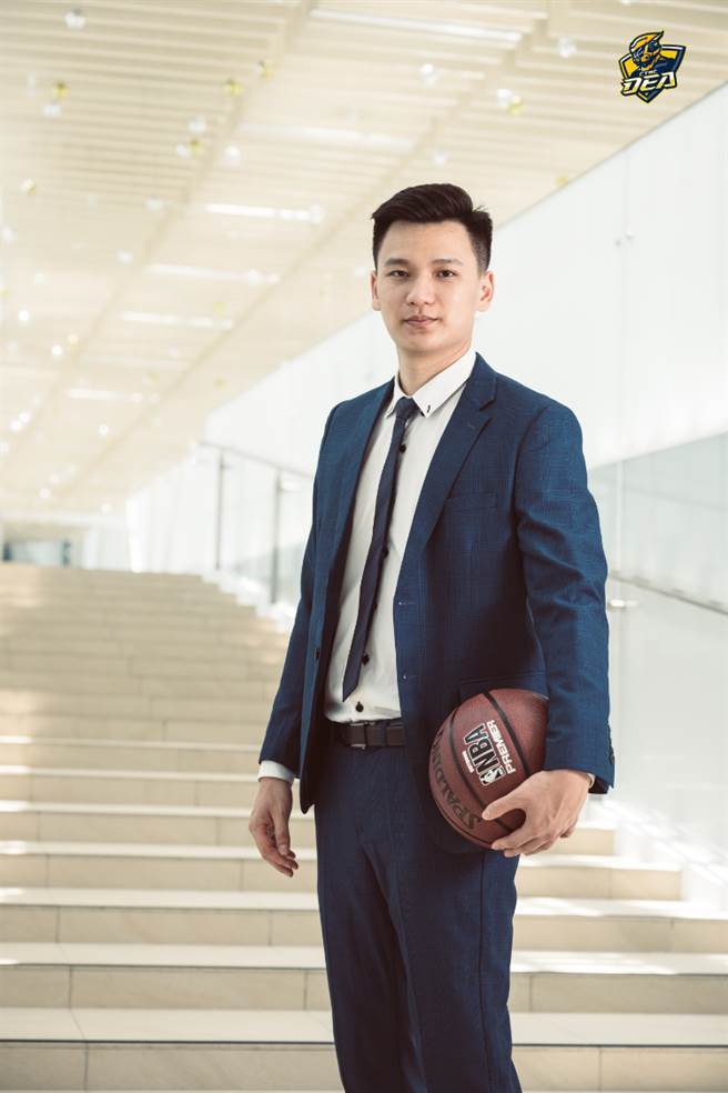 谢亚轩加盟中信特攻，目标朝「3D」球员努力。（中信特攻提供
