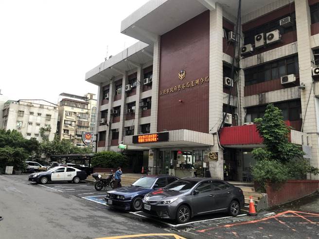 39歲蘆洲男打完高端疫苗隔日死在浴室，一旁有毒品死因待調查，圖為蘆洲分局外觀（戴上容攝）