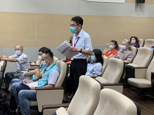 台中市政府都發局代表出席文資局說明會，呼籲中央應兼顧經濟發展與古蹟保存，同時考量市府相關規畫案。（林欣儀攝）