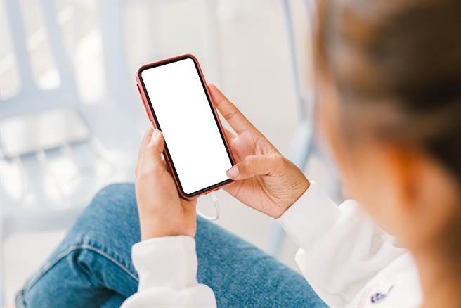 人妻拒绝参加换妻俱乐部，却发现丈夫竟然带炮友去参加。（示意图，达志影像/shutterstock）