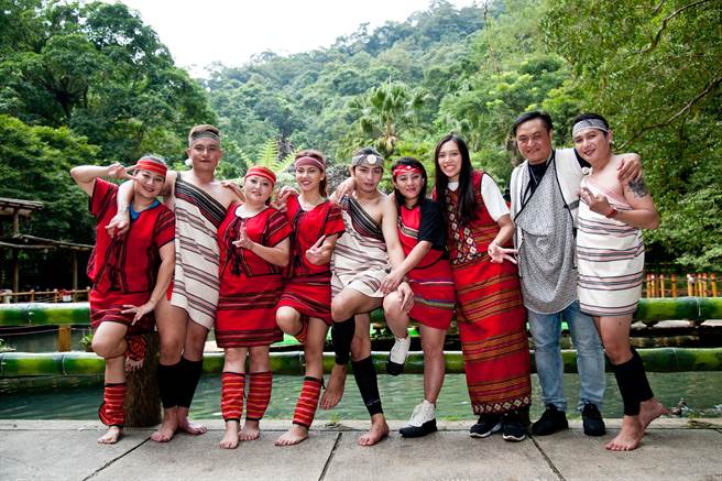 雲仙樂園即日起至10月31日每周六日及連續假日，推出泰雅族樂舞表演。（雲仙樂園提供／葉書宏新北傳真）