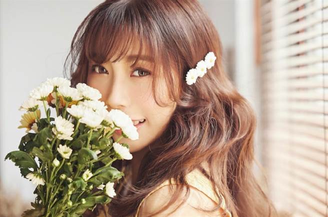 鐘雅因為疫情影響收入，近來轉戰直播圈。（圖／MuCC藝能提供）