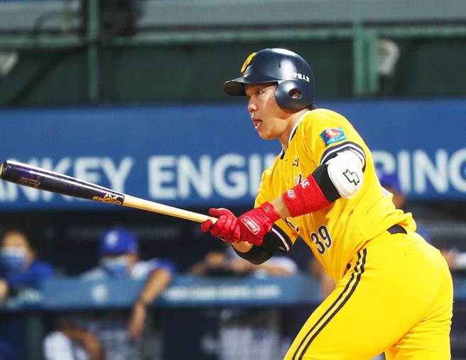 中信兄弟詹子賢單場雙安、貢獻3打點。（陳怡誠攝）