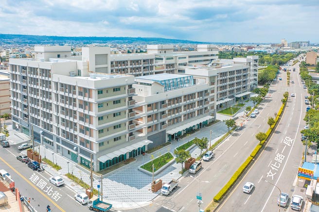 台中市积极推动社会住宅兴办政策，第五处社会住宅-梧栖三民好宅预计9月对外公告招租。图为梧栖社会住宅。（台中市政府提供／林欣仪台中传真）